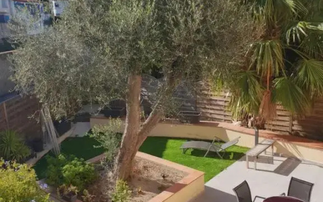 meublé au calme à 1 minute de la plage