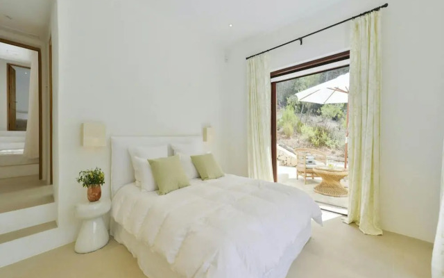 Holiday Home With Children Play Area