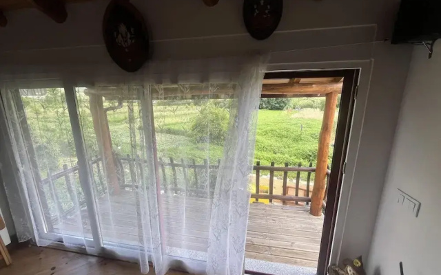 1 bed - Sleeps 4 - Pets - Balcony - Mtn View
