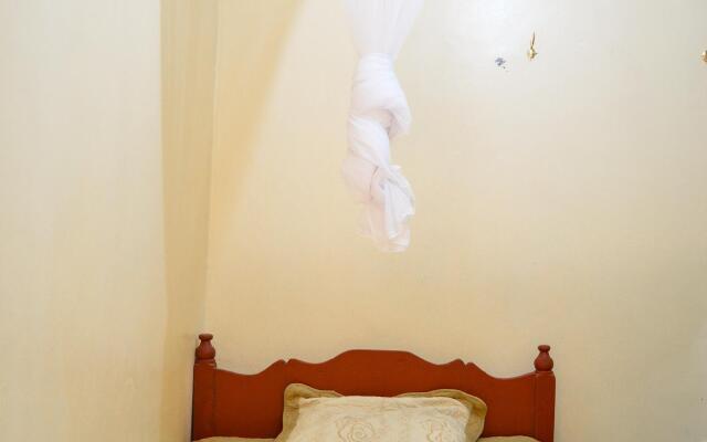 Saboti Hotel