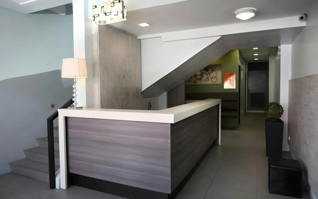 Lorenzzo Suites Hotel