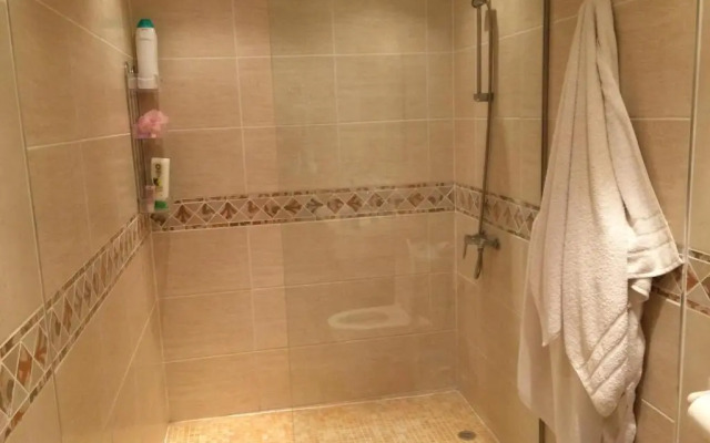 39 El Sultan, Calle el Roque