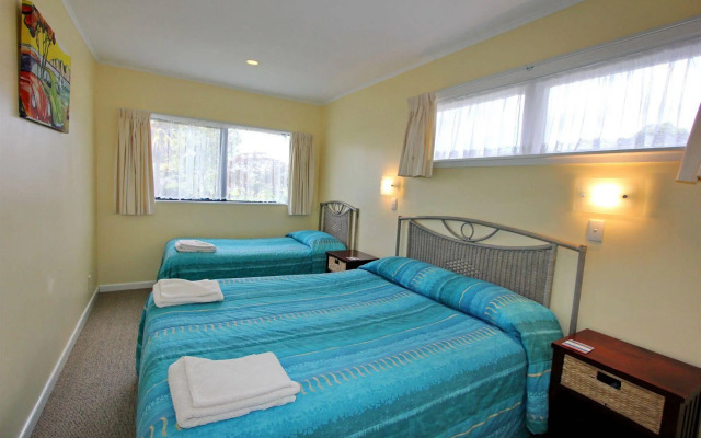 Blue Water Motel Tairua