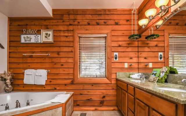 Pinnacle Retreat 5 Bedroom House