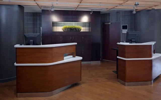 Courtyard Long Island MacArthur Airport