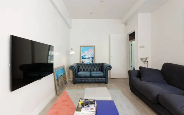 Designer 2 Bedroom Garden Flat in Peckham