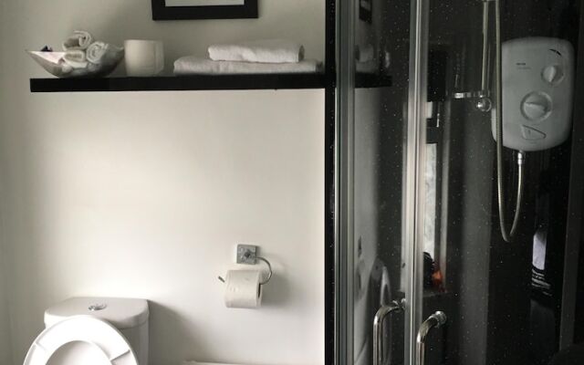 Ardern Hotel