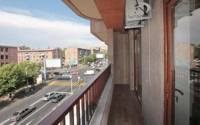 Metro apartment