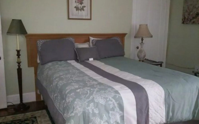 Six Acres Bed & Breakfast