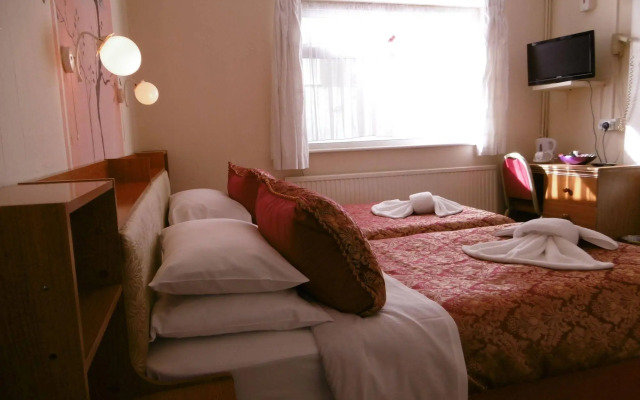 The Ellesmere Hotel