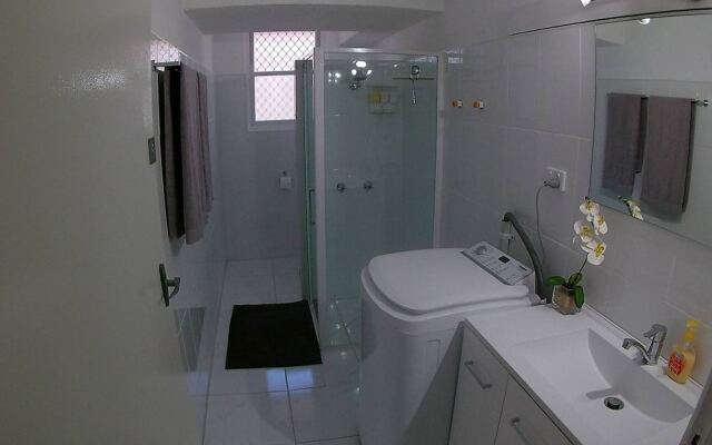 2 Bedroom Condo in Surfers Centre