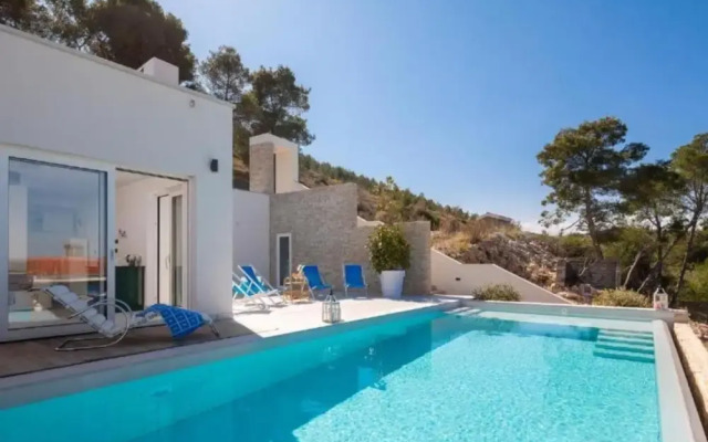 Modern Villa With Pool Nancy