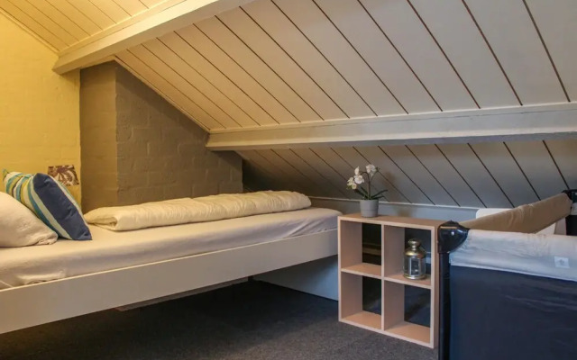 Nice Home in Bruinisse With 3 Bedrooms and Wifi