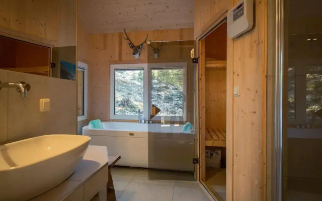 Modern Cottage With Whirlpool