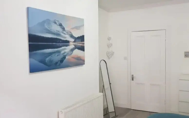 Impeccable 2-bed Apartment