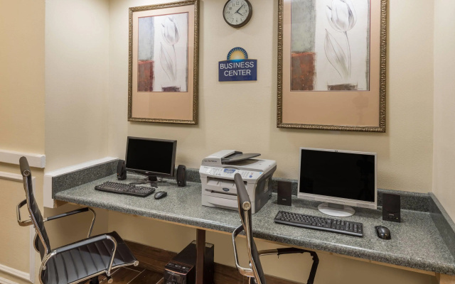 Days Inn by Wyndham Madison