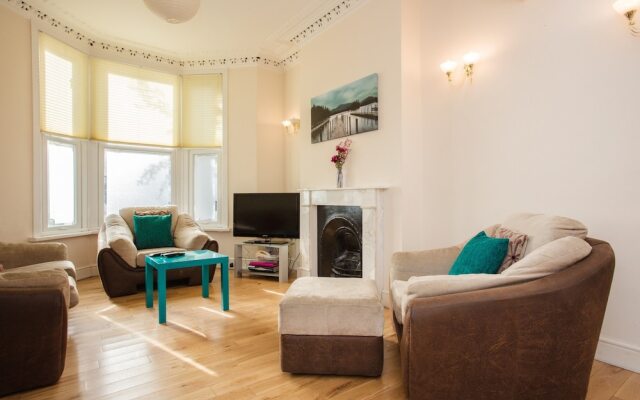 Spacious 4 Bedroom House in South Lambeth