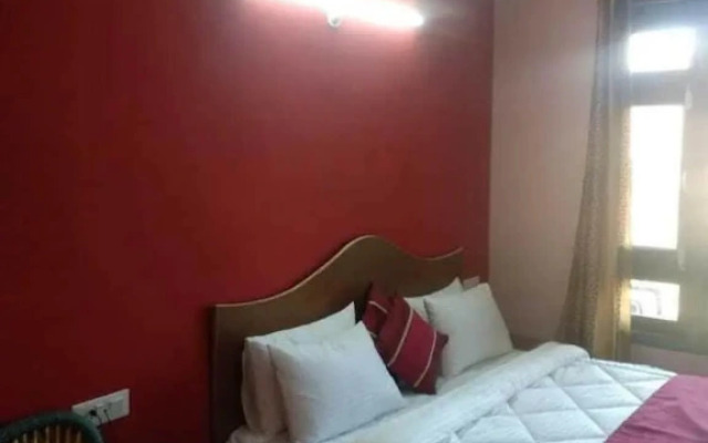 Hotel Devine Point by ADB Rooms