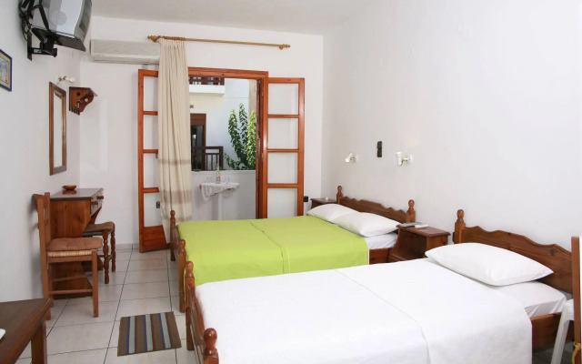 Kapetanos Rooms