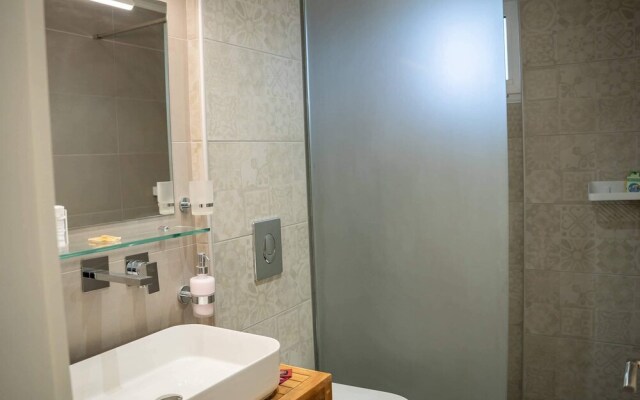 2 Bedroom Apartment Lambisea