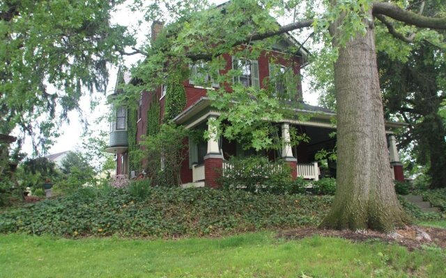 Amanda Gish House Bed & Breakfast