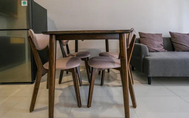 Cozy 1Br Apartment At Taman Anggrek Residence