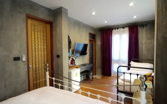 House of Passion Amphawa