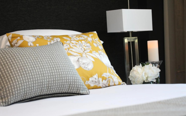 Springfield Lakes Boutique Hotel