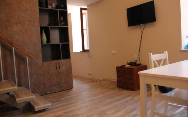 Studio Apartment Near Europe Square