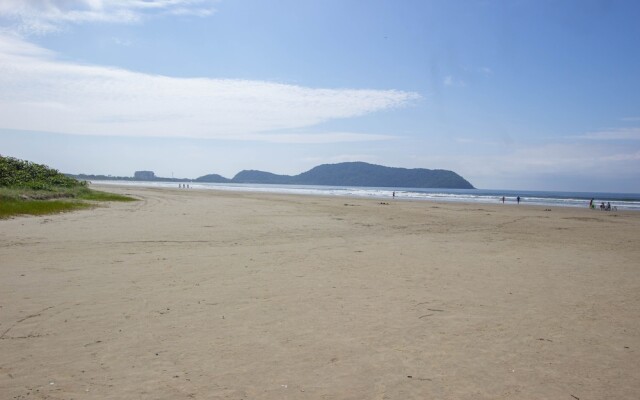 Casa ampla em Bertioga - 2 min. da praia