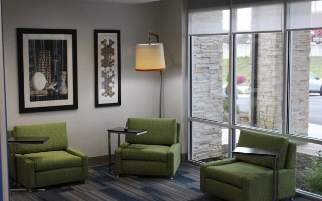 Holiday Inn Express & Suites Milledgeville