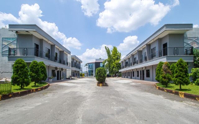 Halay Inn Tanjung Marowa