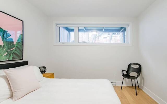 Cool and Comfortable 2 Bedroom Den