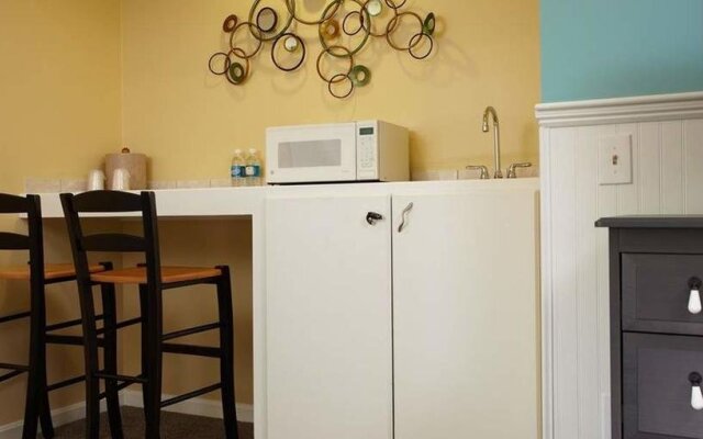 Breezeway Boutique Hotel
