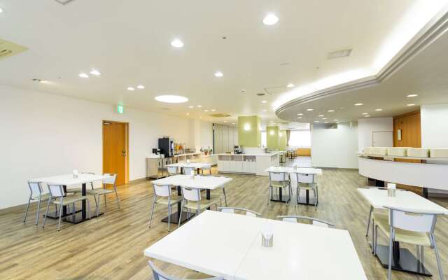 SureStay Plus Hotel by Best Western Shin-Osaka