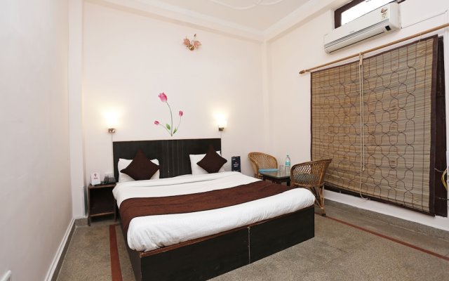 Radha Krishna Guesthouse by OYO Rooms