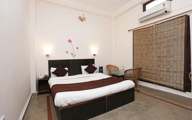 Radha Krishna Guesthouse by OYO Rooms