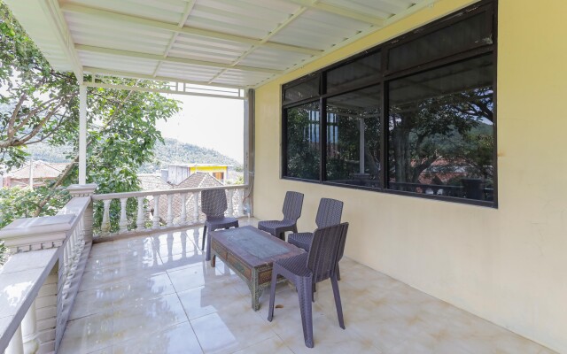 RedDoorz Plus @ Villa Bontes Batu