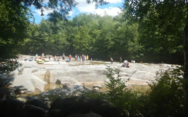 Mt Liberty Cabins and Motel