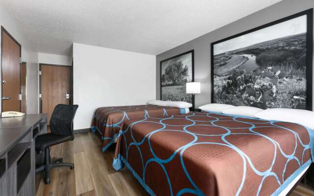Super 8 by Wyndham Grapevine/DFW Airport Northwest