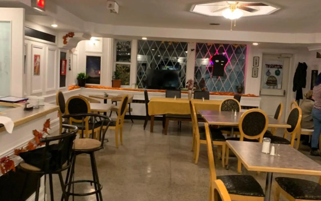 Lakeview Hotel