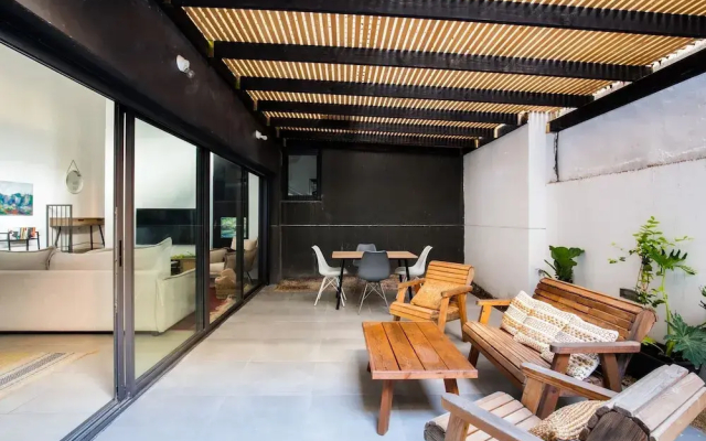 Cozy 2BDR with Parking