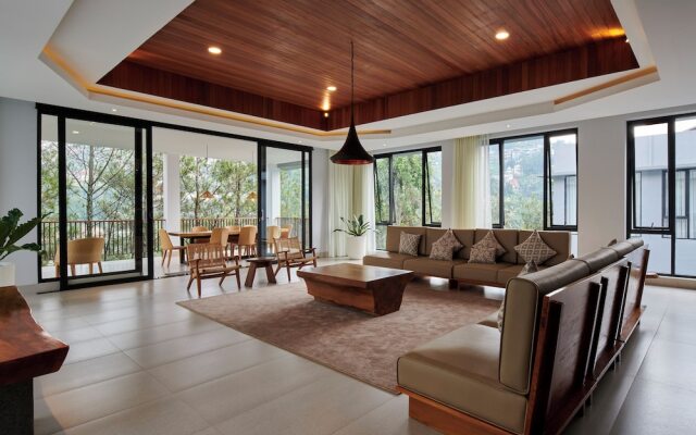 Atsuka Hill View 8BR Vila with Private Heated Pool