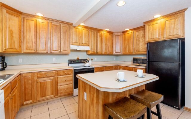 Moon Tower 4 Bedroom House