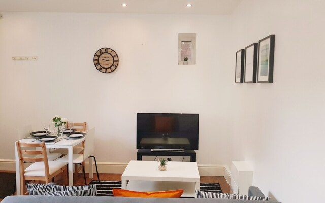 BlueOne Serviced Apartments-Sandon House