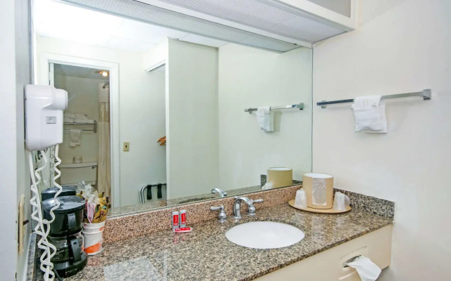 Americas Best Value Inn Pilot Mountain