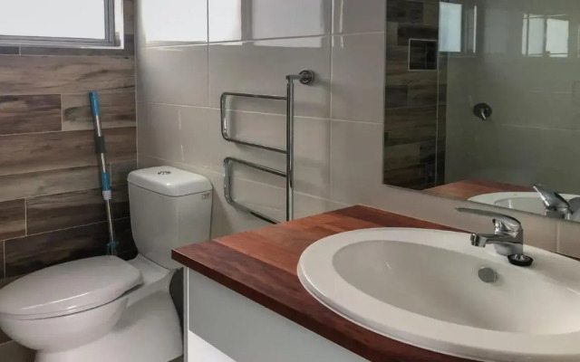 CDC-625 Beach House incl.rear 2BR studio
