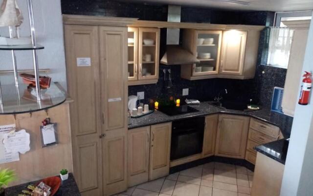 Inyoni Rocks Cabanas No 40