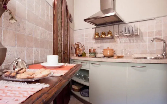 Loggia dei Maestri Comacini