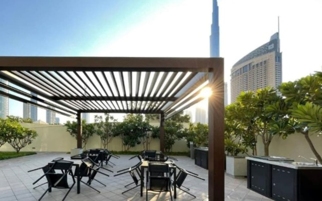 Lavish 2BR in Downtown Views Close to Dubai Mall Burj Khalifa